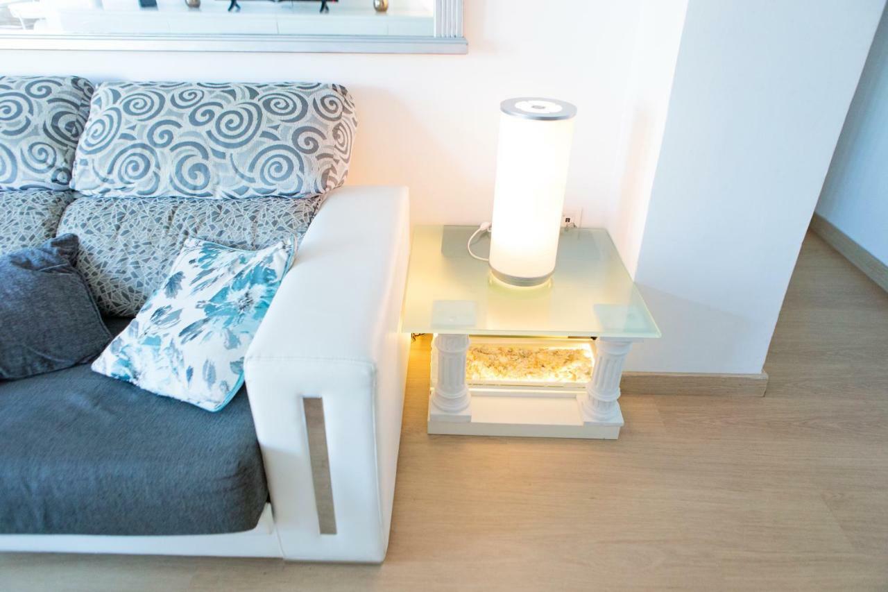 Apartamento Lujo Frente Al Mar Centro De Málaga Buitenkant foto