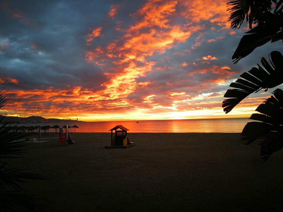 Apartamento Lujo Frente Al Mar Centro De Málaga Buitenkant foto