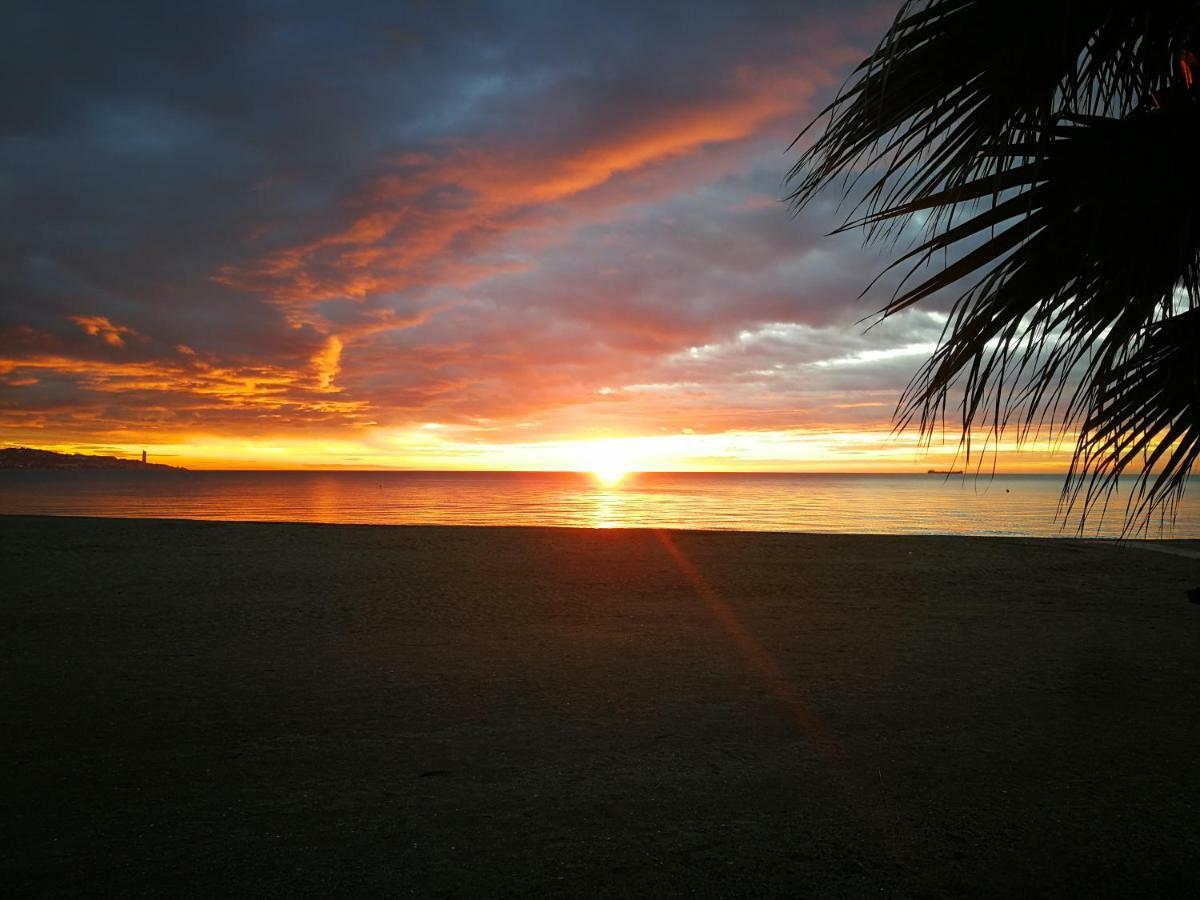 Apartamento Lujo Frente Al Mar Centro De Málaga Buitenkant foto
